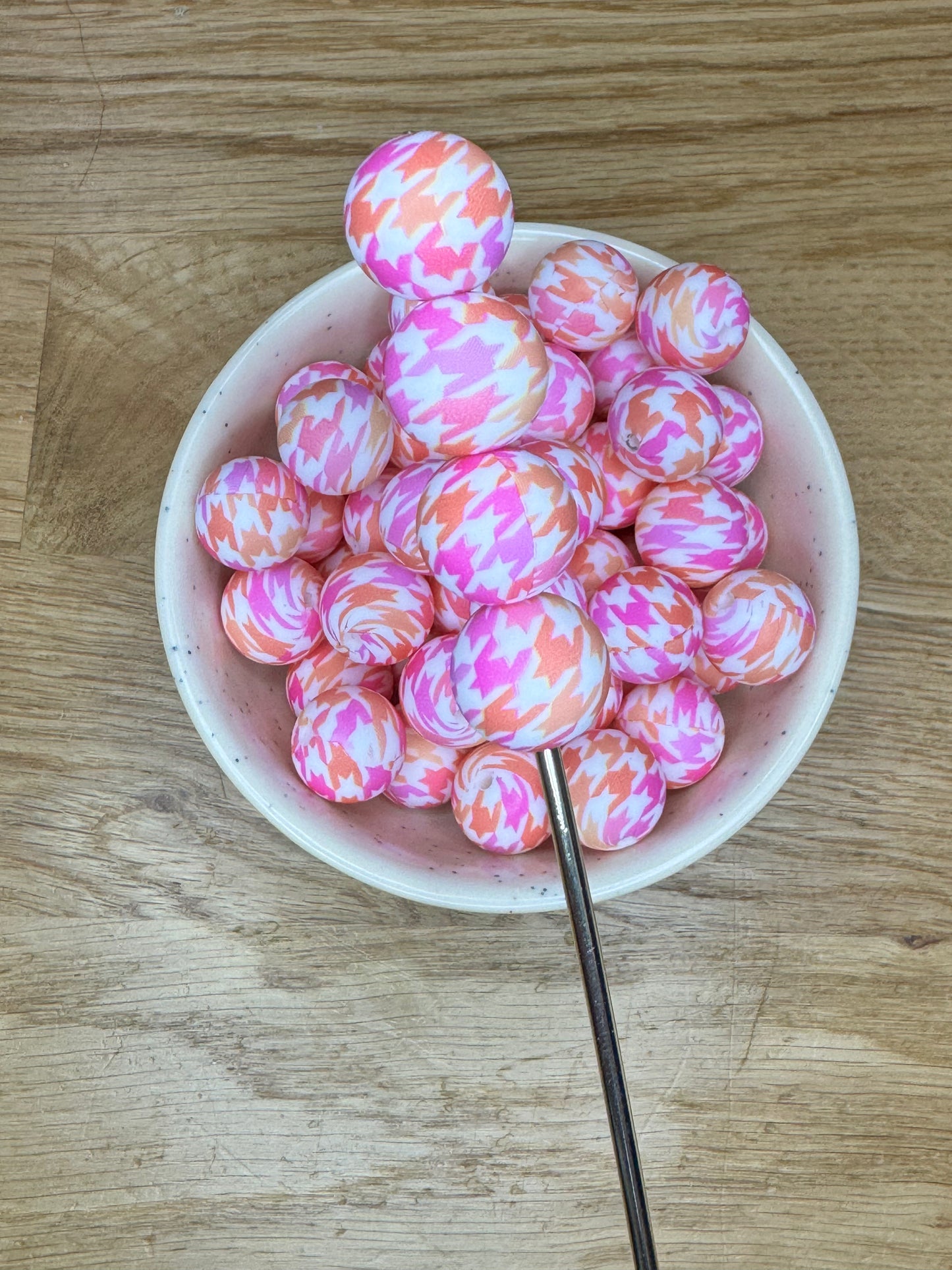 15mm Orange and Pink Houndstooth Silicone Bead