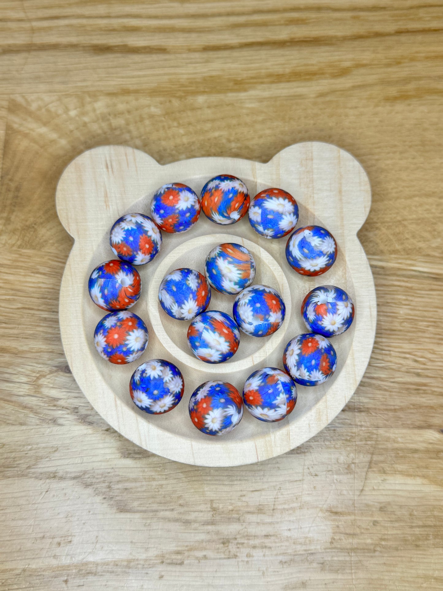 15mm Red White and Blue Daisies Silicone Bead