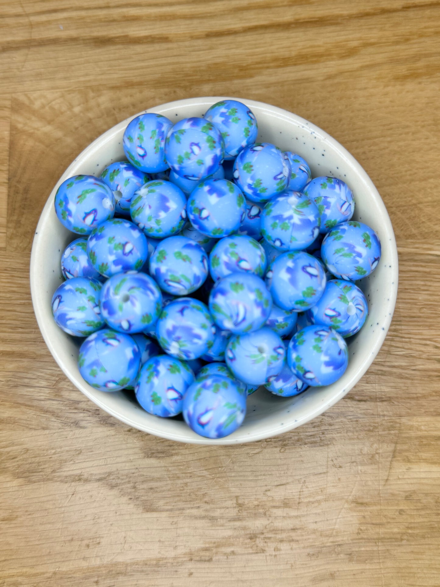 15mm Snowboarding Penguins Silicone Bead