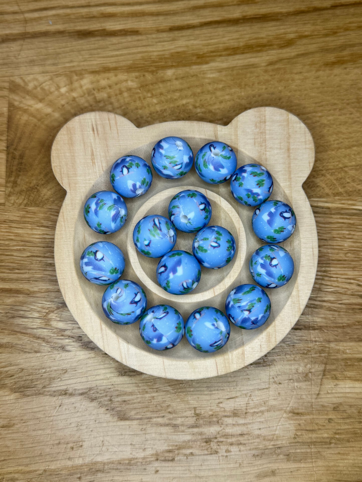 15mm Snowboarding Penguins Silicone Bead